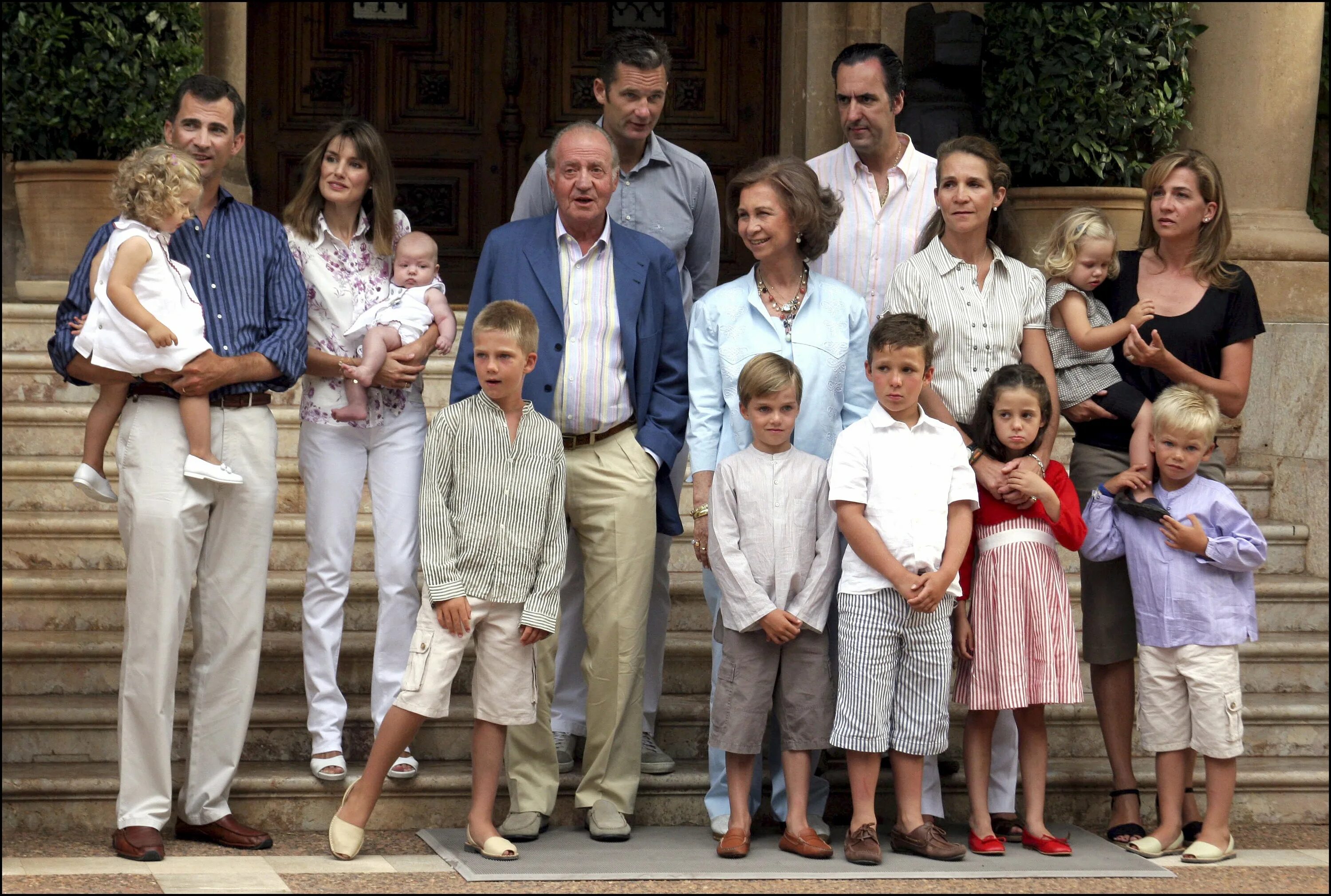 Испанская Королевская семья. Королевская семья Италии. Королевская семья Хуана Карлоса короля Испании. Испанская семья. Год семьи 1998