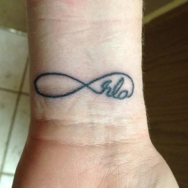 Знак бесконечности. Тату со знаком бесконечности. Бесконечность любви. Знак бесконечности. Купить браслет серебро плоский снейк.