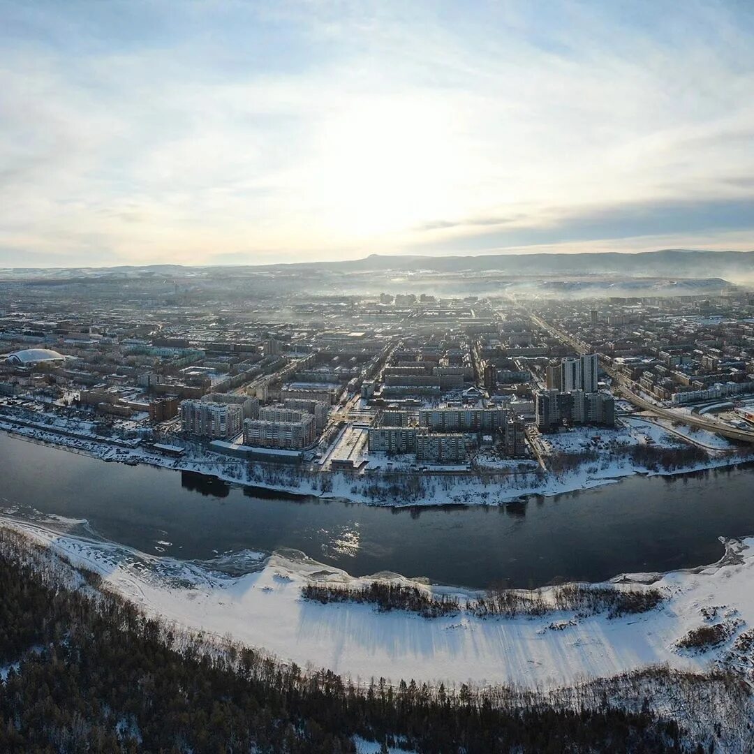 Погулять в красноярске зимой. Красноярск 2022 панорама. Красноярск панорама. Остров Татышев Восточная сторона Красноярск. Остров Татышев Красноярск ночью.