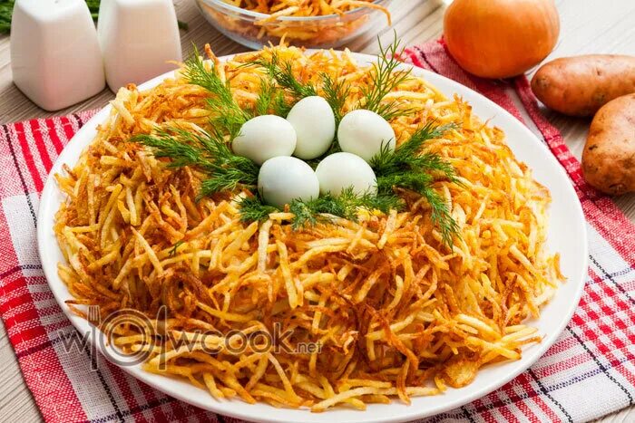 Салат гнездо рецепт с фото пошагово Гнездо глухаря салат с копченой курицей и свежим огурцом