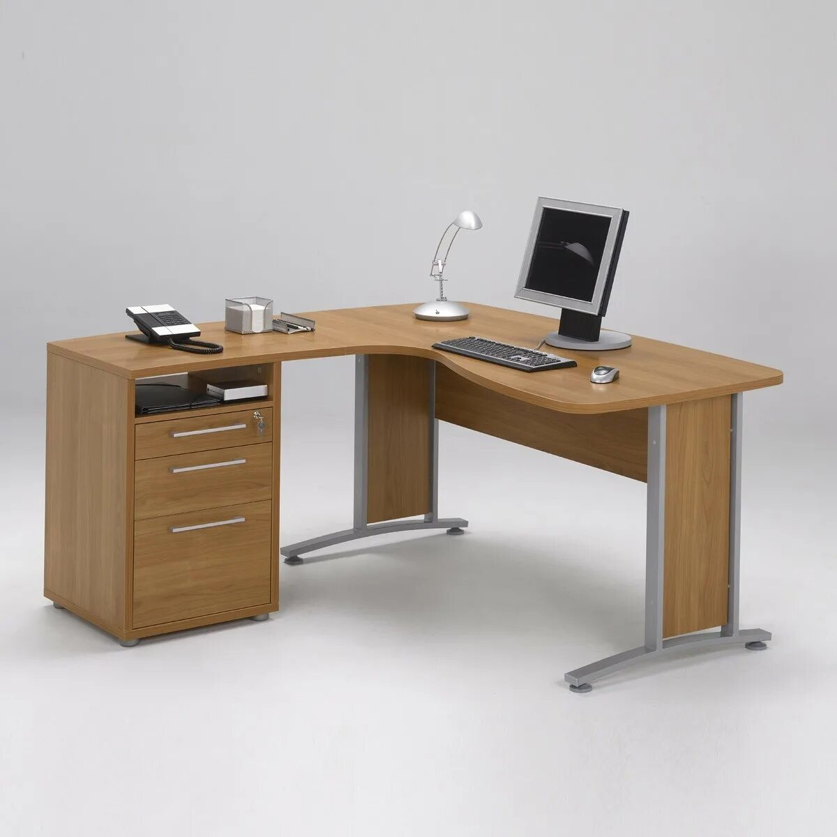 Стол угловой правый. Стол угловой Оптима сф667. Угловой письменный стол. Стол письменный для офиса. Стол офисный письменный.