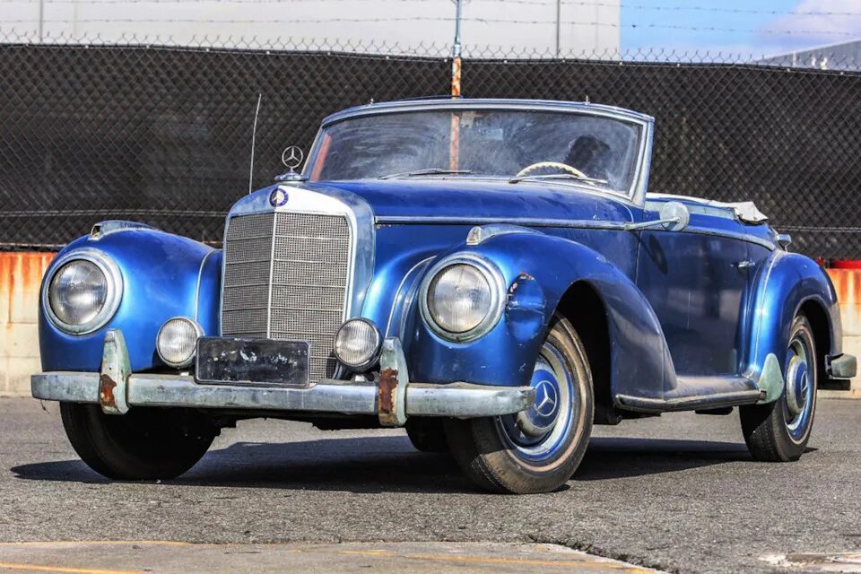 Мерседес s300 1960. Мерседес 300 s. Раритетная машина с цветами. Mercedes 300s roadster,. Электромашинка мерседес s300.