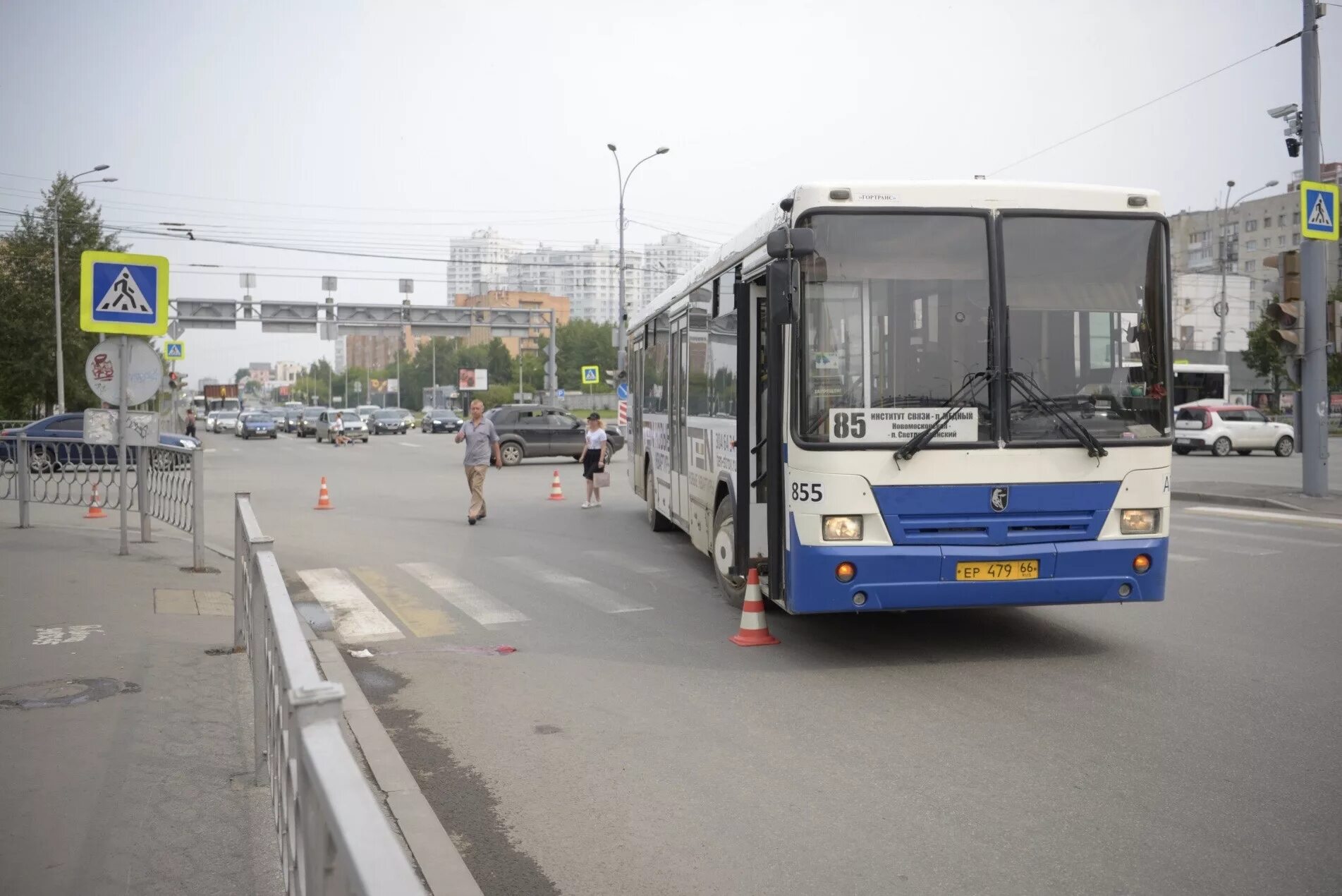 28 автобус екатеринбург маршрут. Автобус Екатеринбург. Общественный транспорт Екатеринбург. Икарус Екатеринбург. Маршрутки Екатеринбург.