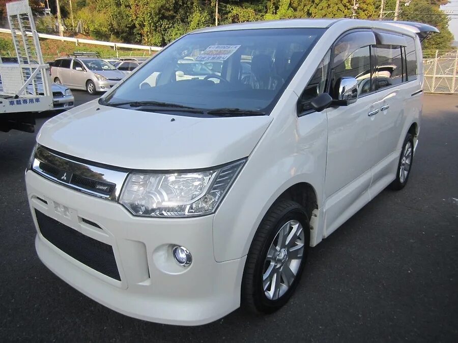 Mitsubishi Delica d5 2013. Митсубиси Делика д5 2016. Делика 2013 5d. Мицубиси Делика д5 2016.