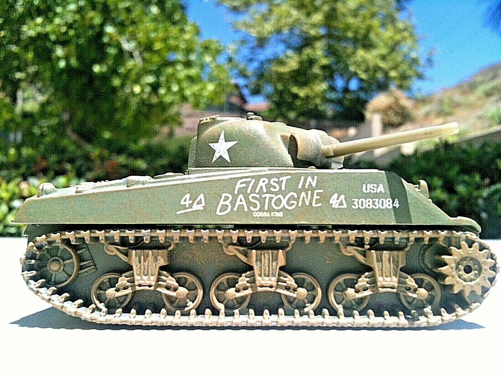 Танк cobra. Шерман джамбо танк. Sherman Jumbo first in Bastogne. Sherman Jumbo first in Bastogne арт. First in Bastogne.