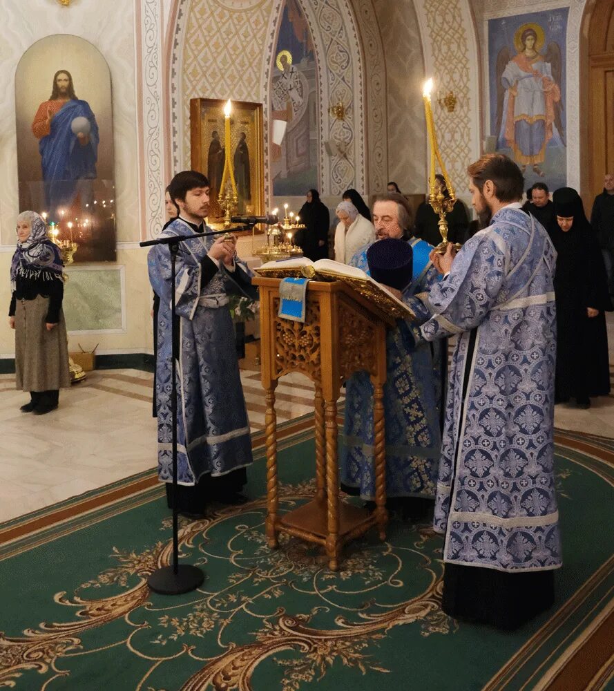 Хотьковский женский монастырь расписание. Священнослужители Хотьковского монастыря.