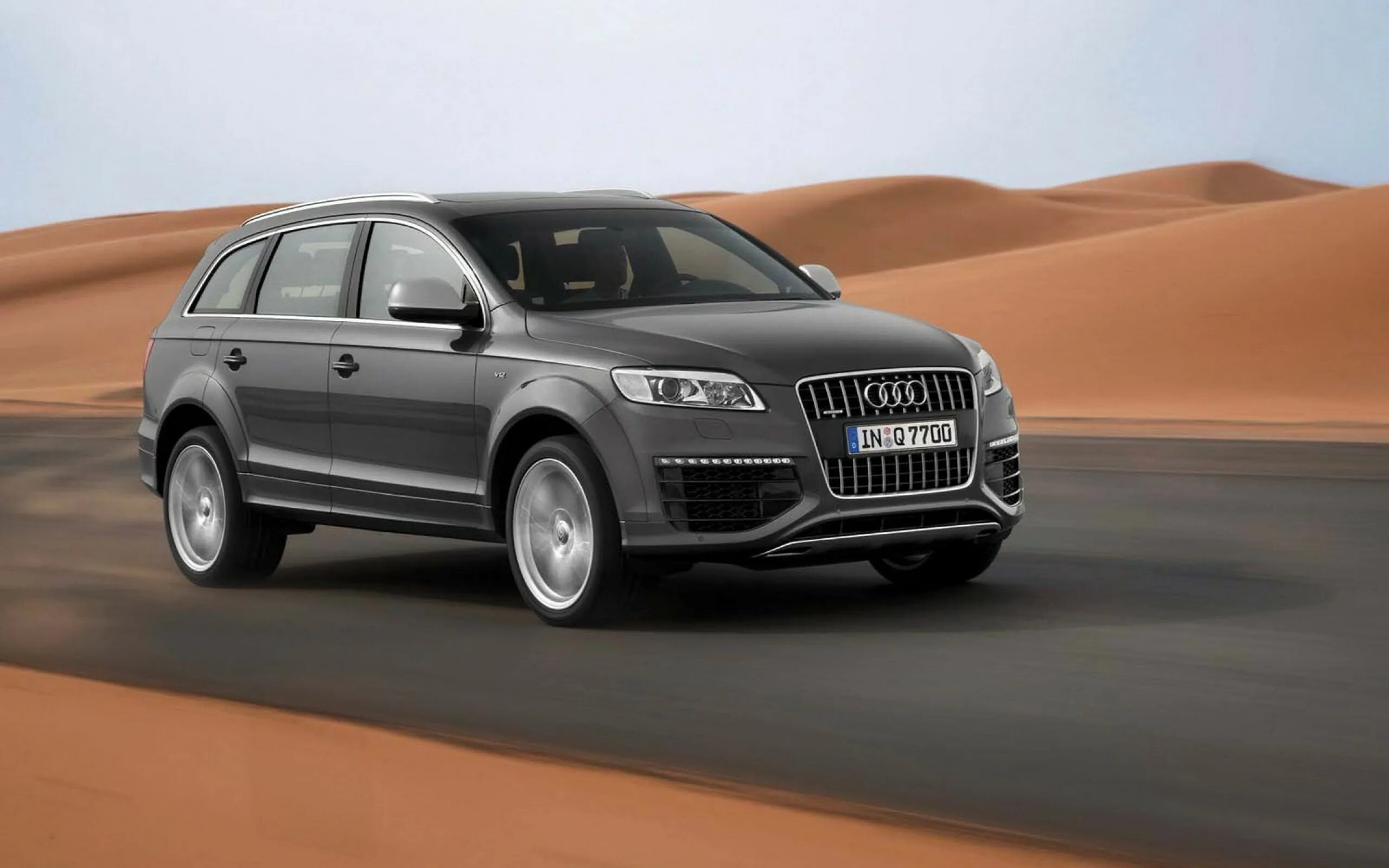 Купить й 7. Audi q7. Audi q7 2008. Audi q7 v12. Audi q7 2009 v12.