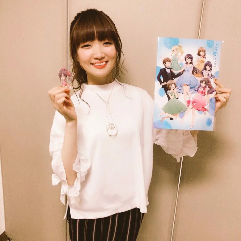 Ацуми танэдзаки. Ацуми танэдзаки геншин. Ацуми танэдзаки. Band maid kanami. Ацуми танэдзаки сейю.