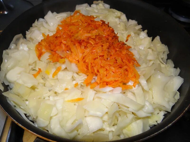 Потушить капусту пошагово с фото Картинки ВКУСНАЯ ТУШЕНАЯ КАПУСТА С МЯСОМ НА СКОВОРОДЕ