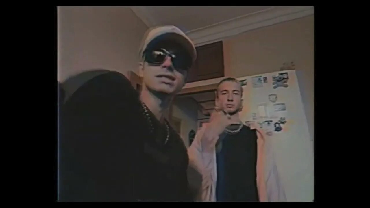 Rocket рэпер. Рокет курит. Rocket рэпер. Рокет читаю о драгах. Читаю о драгах.