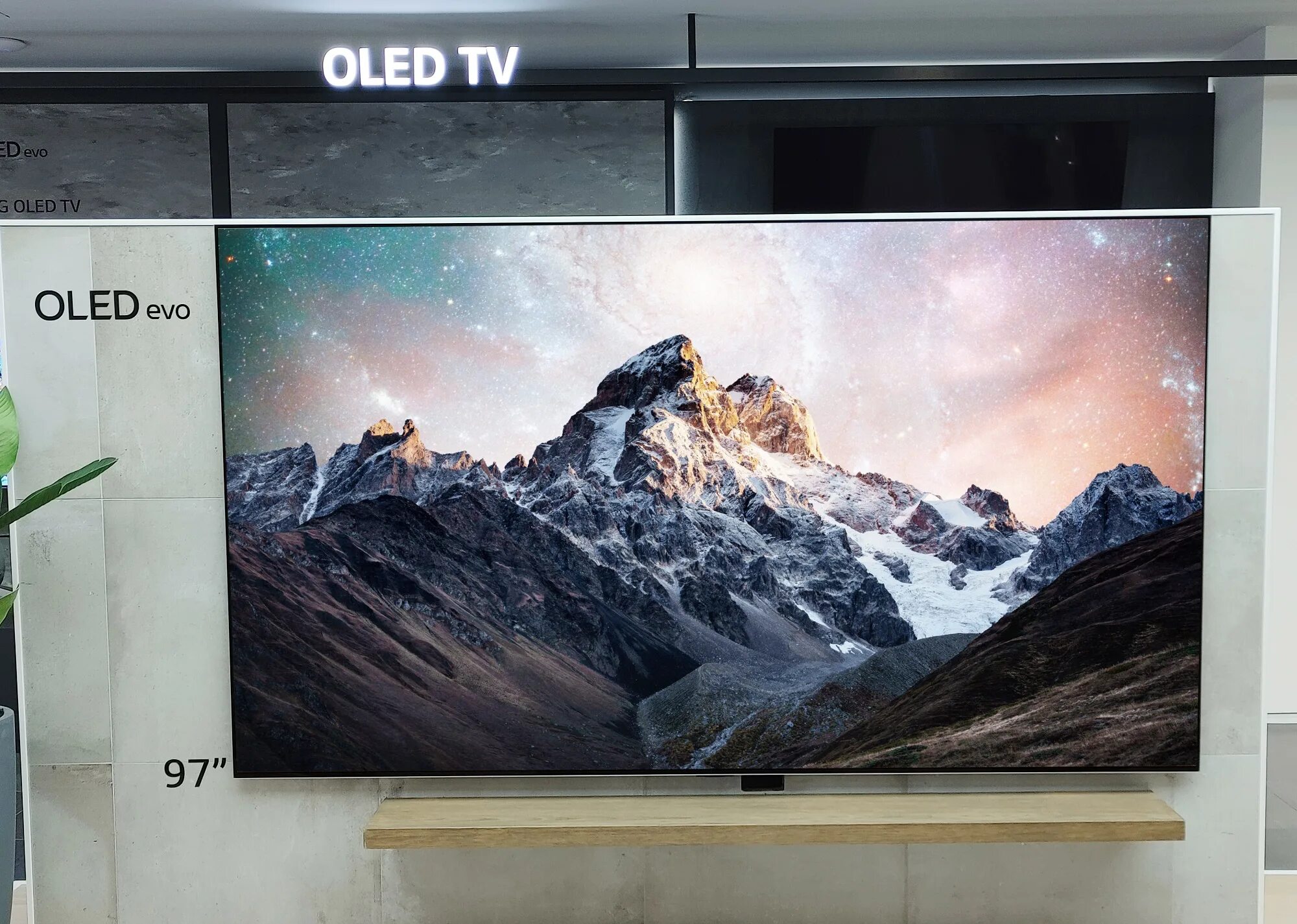 Телевизор oled 2022. LG OLED 2022. LG OLED EVO 2022. LG c2 OLED 2022. LG OLED 97 2022.