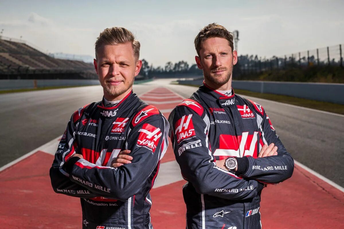 Самые известные пилоты формулы 1. Haas f1 Team 2019. F1 Haas Grosjean. Кевин Магнуссен Индикар.