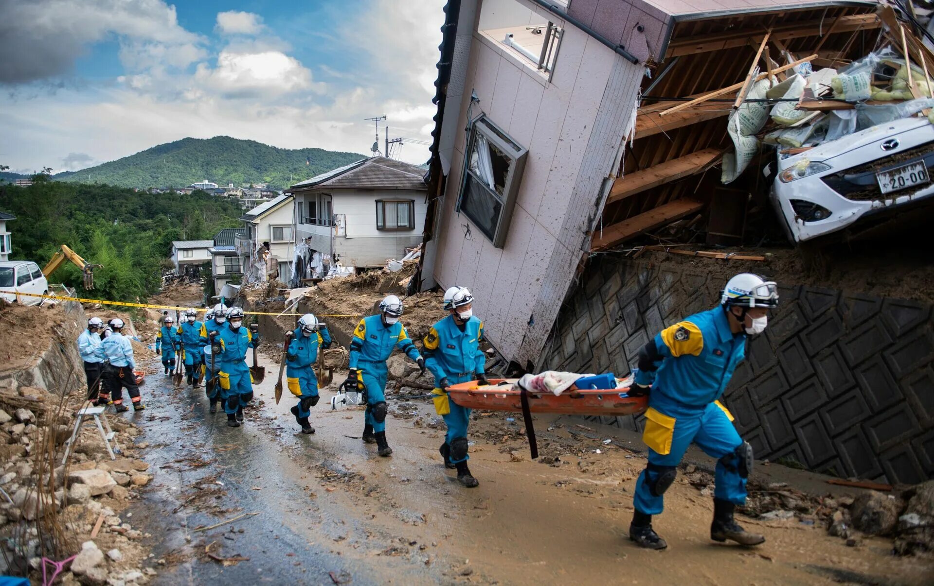 Disasters pictures. Стихийные бедствия. Стихийные бедствия и человек. Стихийные бедствия и лбли. Стихийные бедствия в Японии.