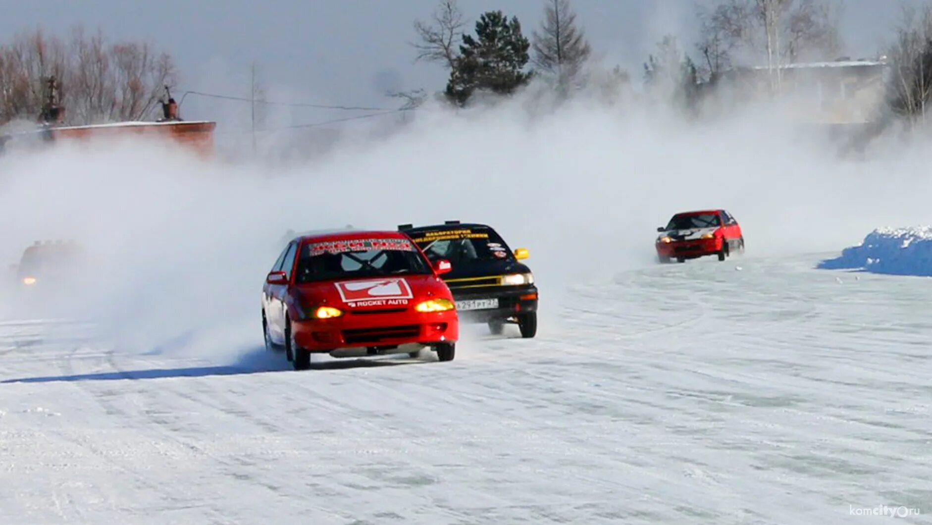 Гонки зимой. Зимнее ралли. Видео зимних гонок. Зимние гонки на машинах. Автоспорт зимой.