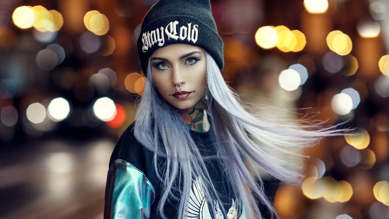 Стильные подростки. Новинки музыки фото. Популярная музыка молодежи 2023. Клубняк 2022. Популярная музыка молодежи 2023.