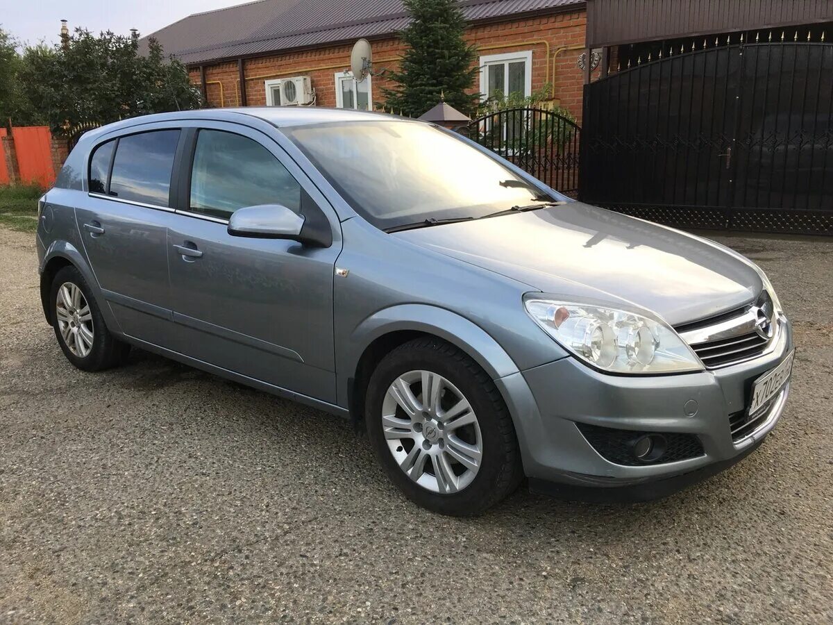 Опель хэтчбек 2007. Opel Astra 2007. Opel Astra h 2007 1.6. Opel Astra 2007 хэтчбек.