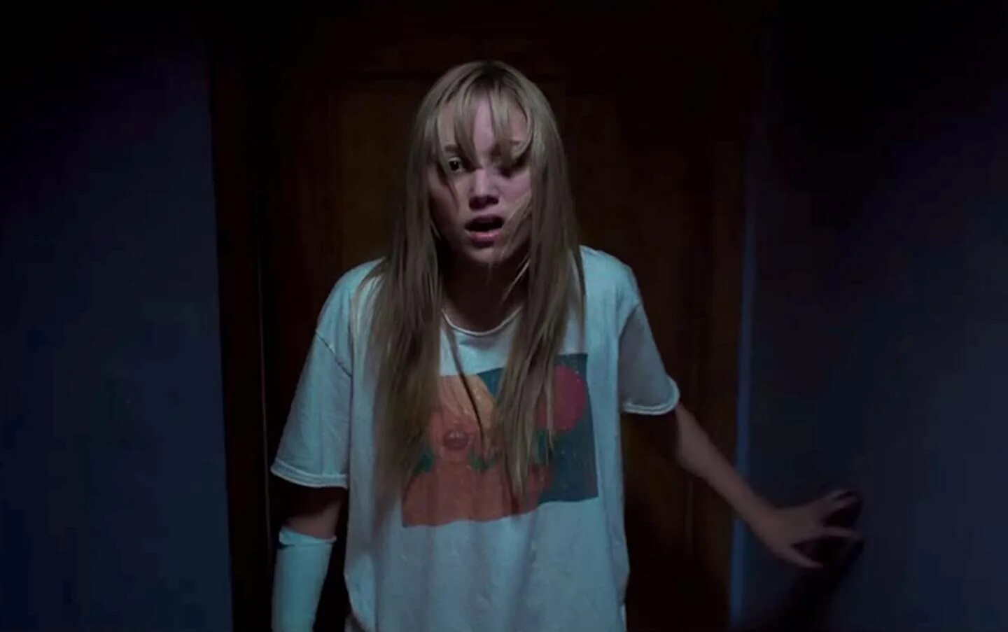 Оно it follows 2014. It follows (дэвид роберт митчелл, 2014).
