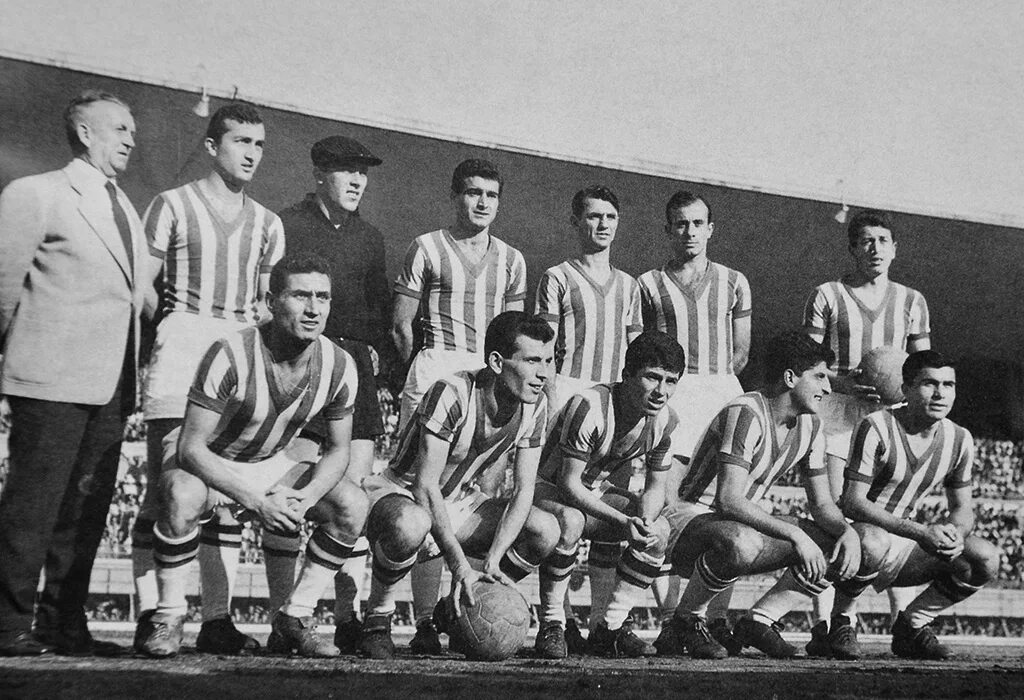 1959 1960. Фк льерс чемпион бельгии 1959-1960. arsenal fenerbahce 2-0 1979 foto jurnal.