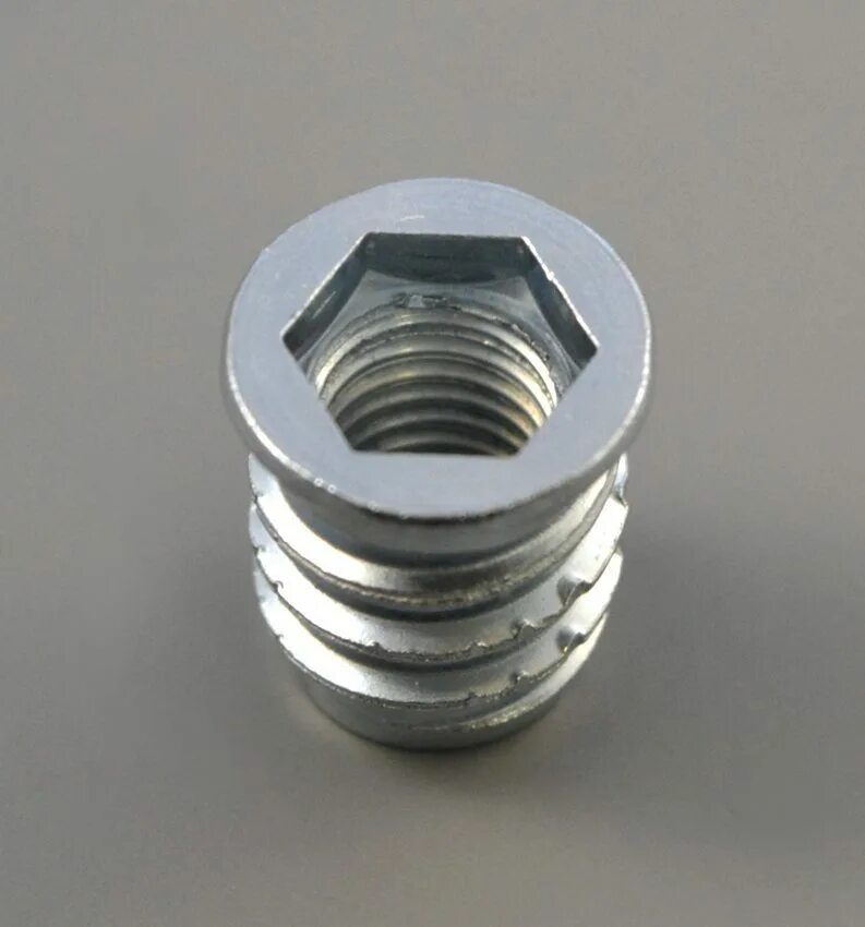 Футурка. Муфта (гайка) мебельная резьбовая м6х20. Футорка вр-нр 1/2"х1 1/4". Футурка. Футурка.