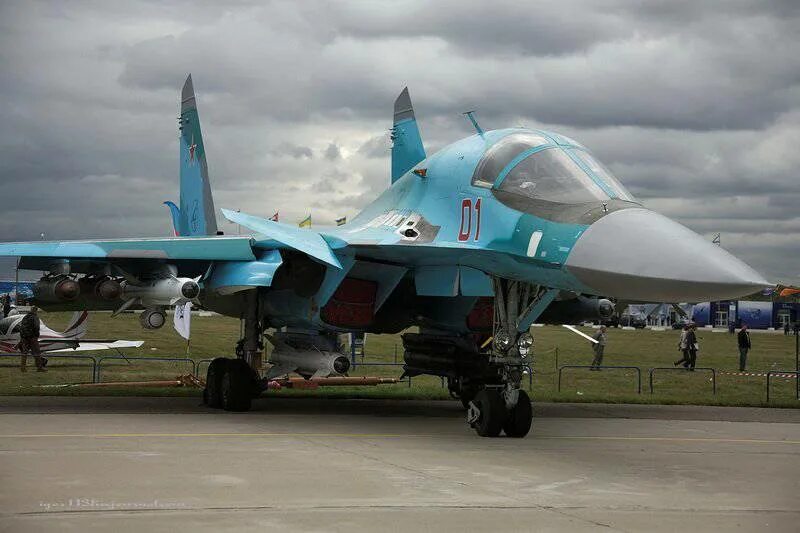 Су34 самолет. Платан су-34. Су 24 и су 34. Фронтовой бомбардировщик су-34. Су-34 истребитель.