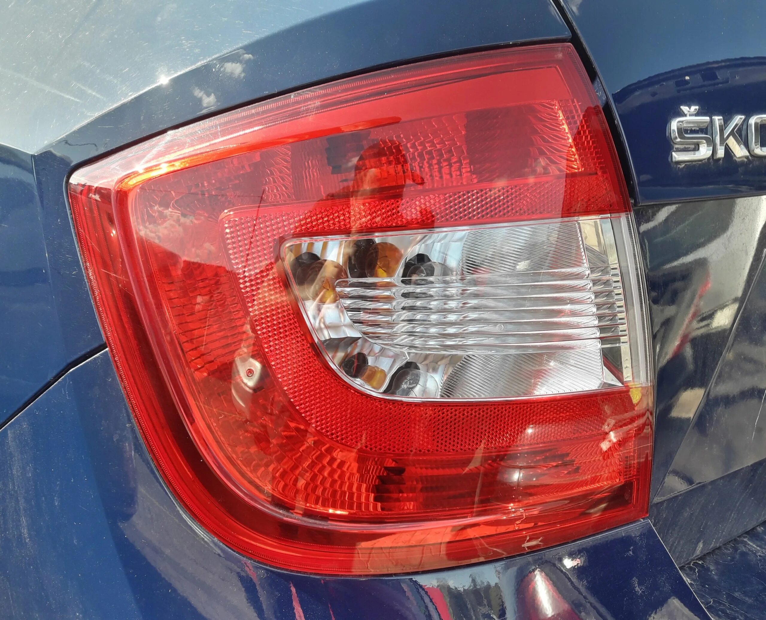 Задний левый фонарь шкода рапид. Skoda rapid фонарь задний левый. фонари шкода рапид. шкода рапид задний фонарь. фонарь задний шкода рапид 2018.