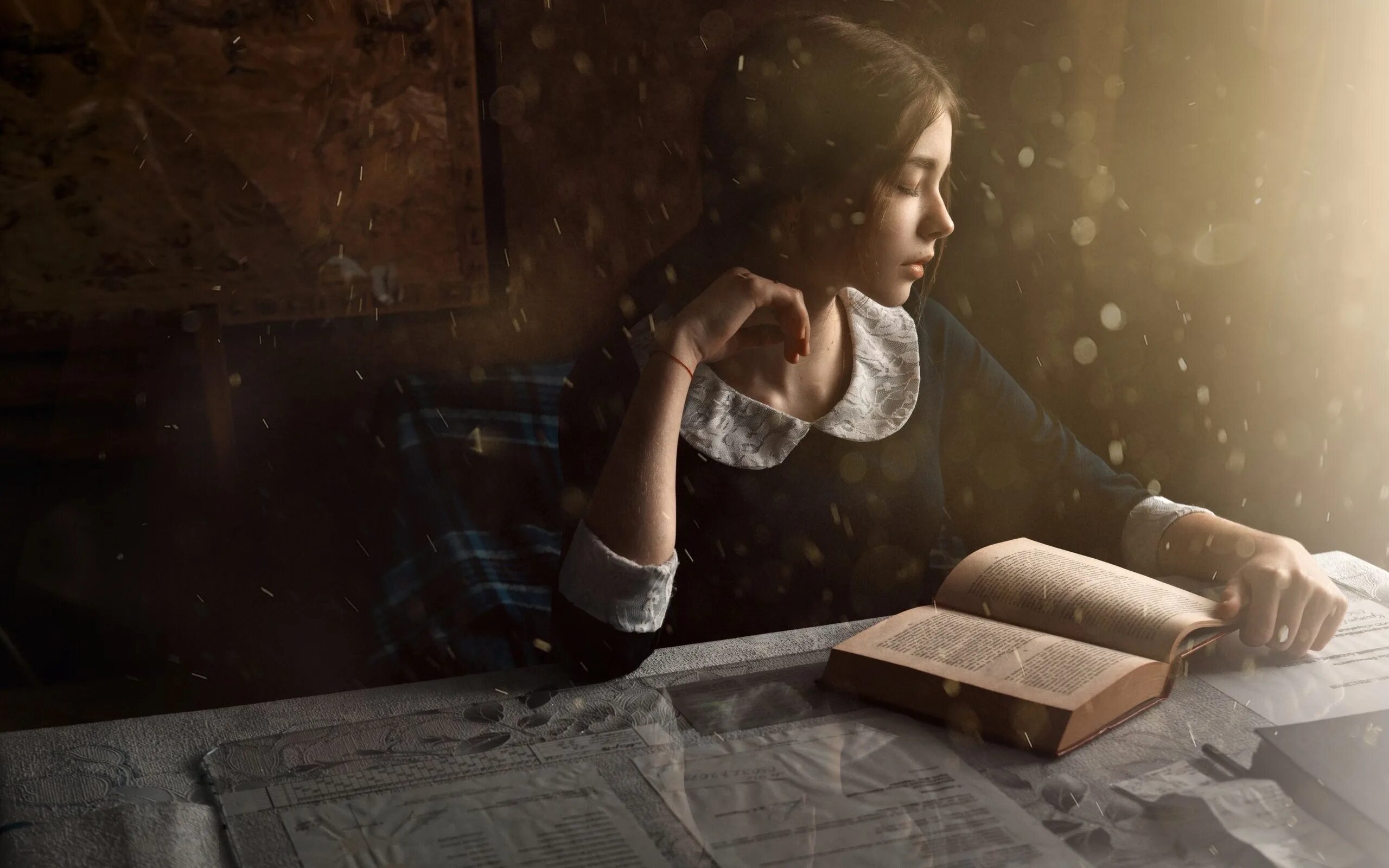Забытая девушка читать полностью. Девушка с книгой. девушка читает книгу. девушка с книгой в руках. портрет книга.