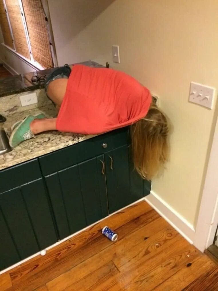 Бухую дома