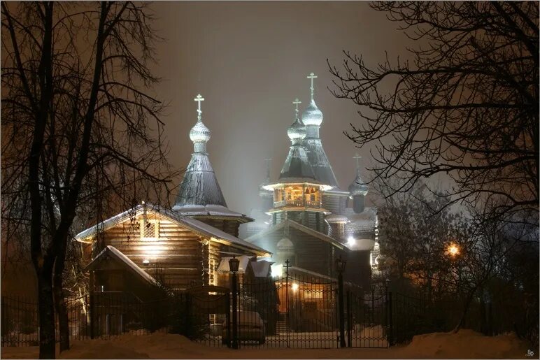 Храм святителя Николая красный звон Москва. Храм вечером. Храм зимним вечером. Православный храм ночью.