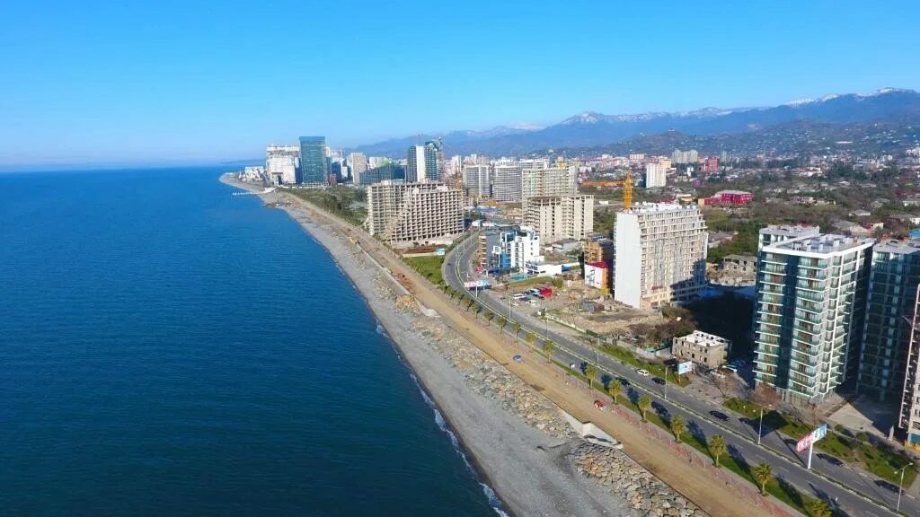 Отдых в батуми 2024 цены. Отель Aqua Батуми. Aqua Batumi Hotel Apartments 4 Батуми. Батуми пляж. Махинджаури Батуми.