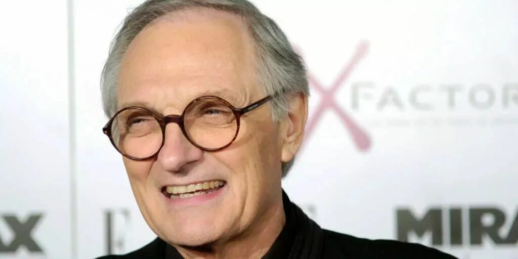 Alan alda в молодости. Ястребиный глаз мэш. Ел алда. Энтони алда. Ел алда.