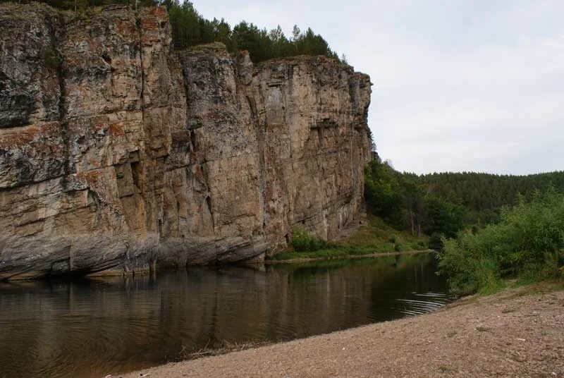 Река гребень. Лимоновский гребень на реке Юрюзань. Река Юрюзань Усть-Катав. Навесной гребень река Юрюзань. Жеребчиков гребень река Юрюзань.