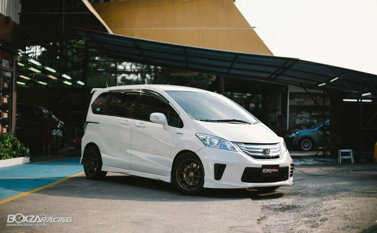 Honda freed g. Honda freed 2010 g Aero. Honda freed 2009 Tuning. Honda freed 2013. Honda freed Tuning Japan.