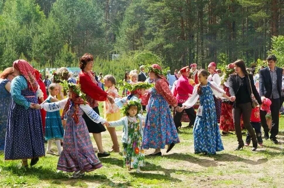 Народное гуляние. Фольклорный праздник. Русские народные гуляния. Народные гуляния летом.