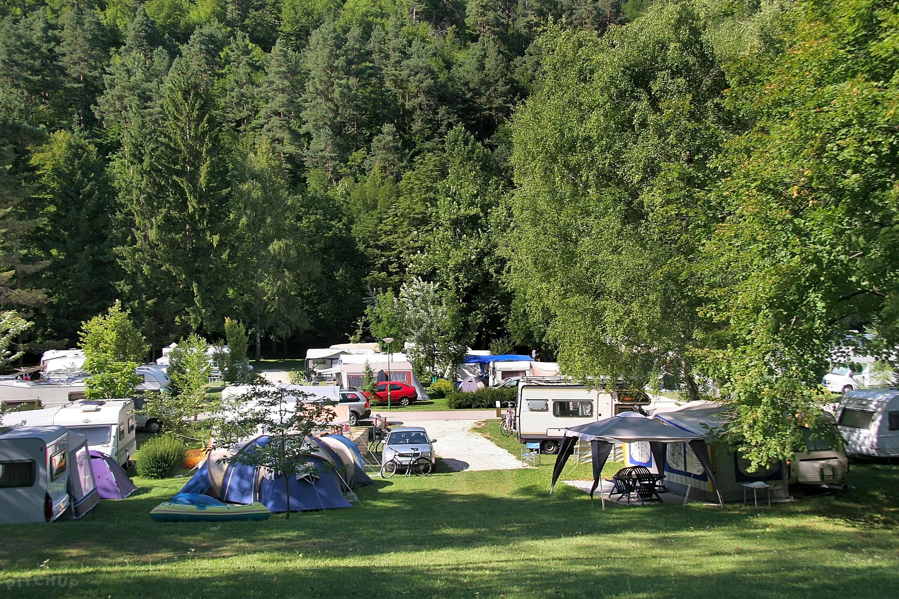 Www camping. Палаточный лагерь Висимские Поляны. Эко-кемпинг «корен Словения. Палаточный кемпинг Совата Румыния. Палаточный лагерь красная Поляна Camp 2050.