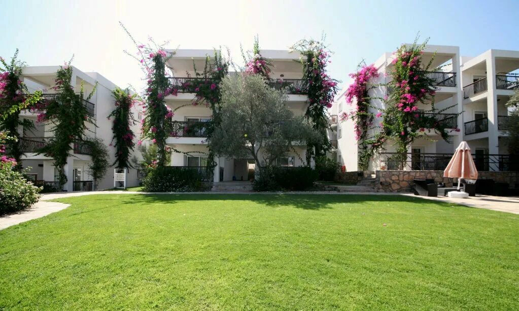 Mi casa beach hotel фото. Sina hotels. проспект ататюрка в бодруме бутики. Sina hotel. Micasa beach.