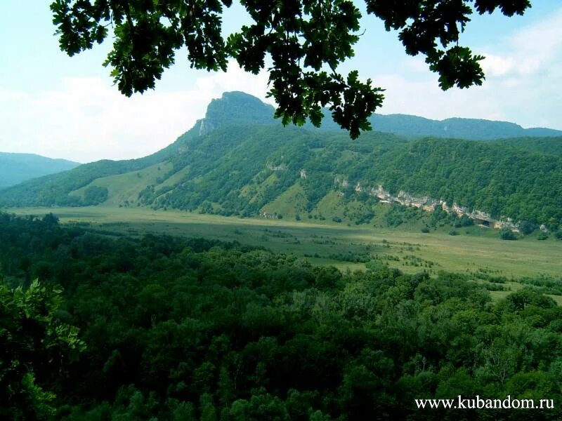 круглое озеро лабинский район. ахметовская краснодарский край гора. круглое озеро краснодарский край.