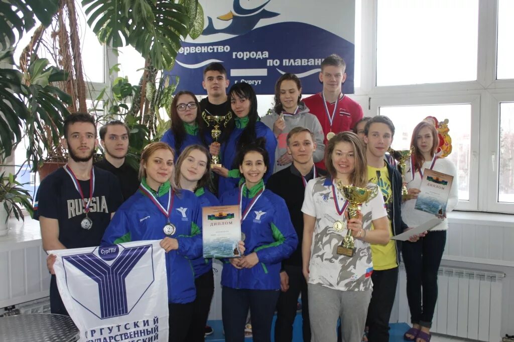 молодежь города принимала активное участие в восстановлении