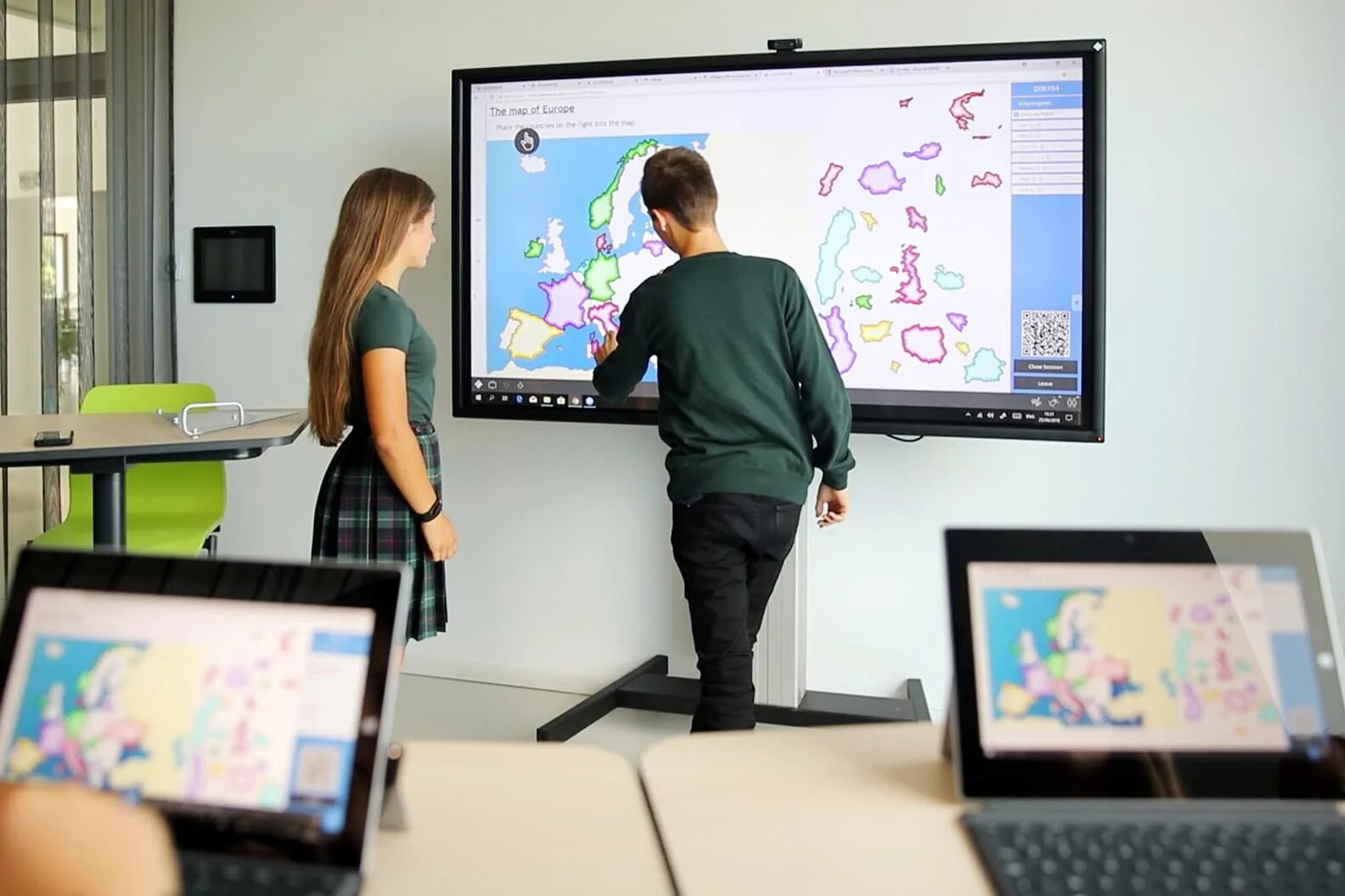 Boarding classes. Интерактивная панель Triumph Board 65 interactive Flat Panel. Интерактивная доска Smart Board. Интерактивный монитор "Smart Board 75" ELITEBOARD. Smart Board interactive Flat Panel.