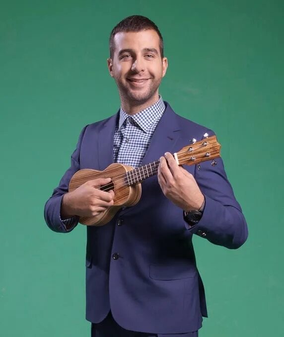 Музыкант реклама. Музыканты с инструментами. Музыкант реклама. Фон для афиши концерта. Крутой барабанщик.