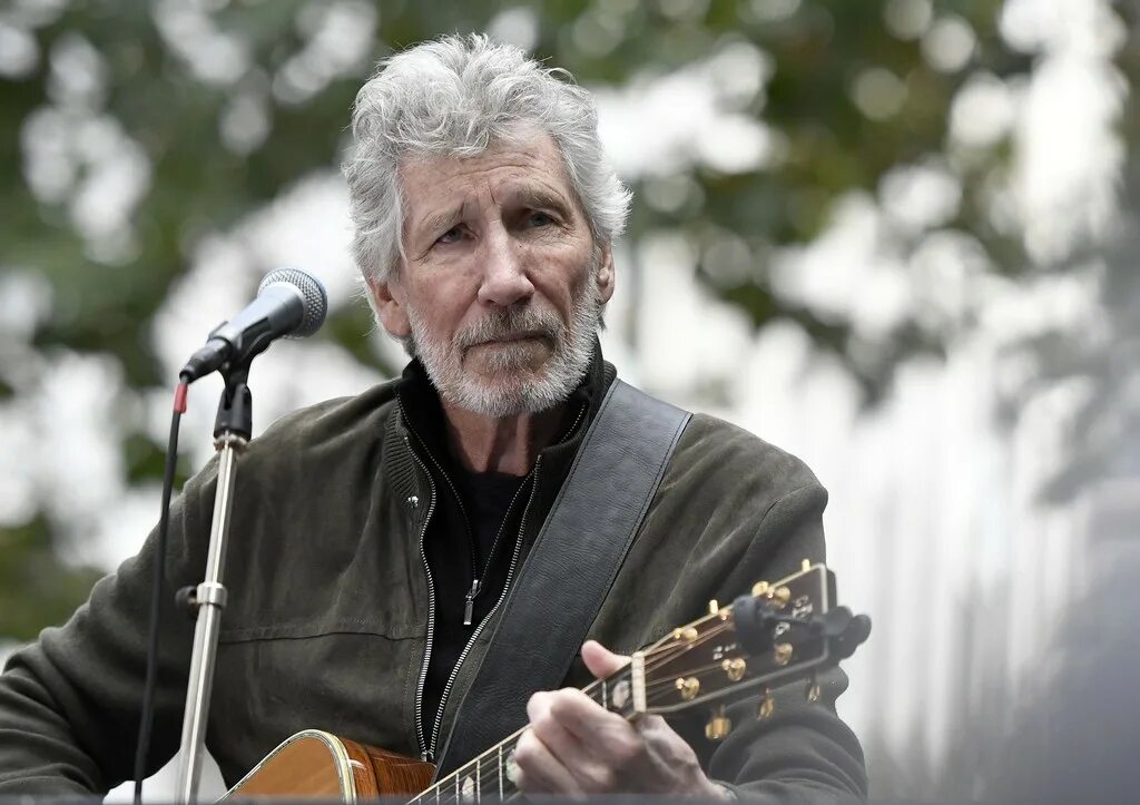 Основатель pink floyd роджер уотерс. Музыкант роджер уотерс. Основатель пинк флойд. Основатель пинк. Роджер уотерс пинк флойд.