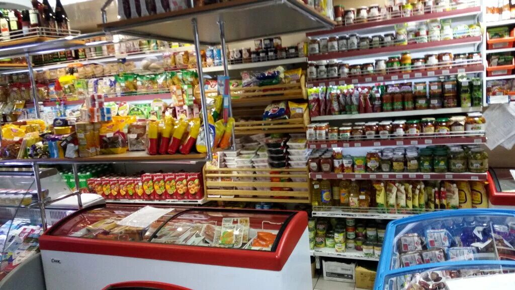 Магазин дешевых продуктов. Рыбное изобилие камчатка. Камчатка продуктовые магазины. Джентльмен бар петропавловск-камчатский. Камчатский продукты магазин.