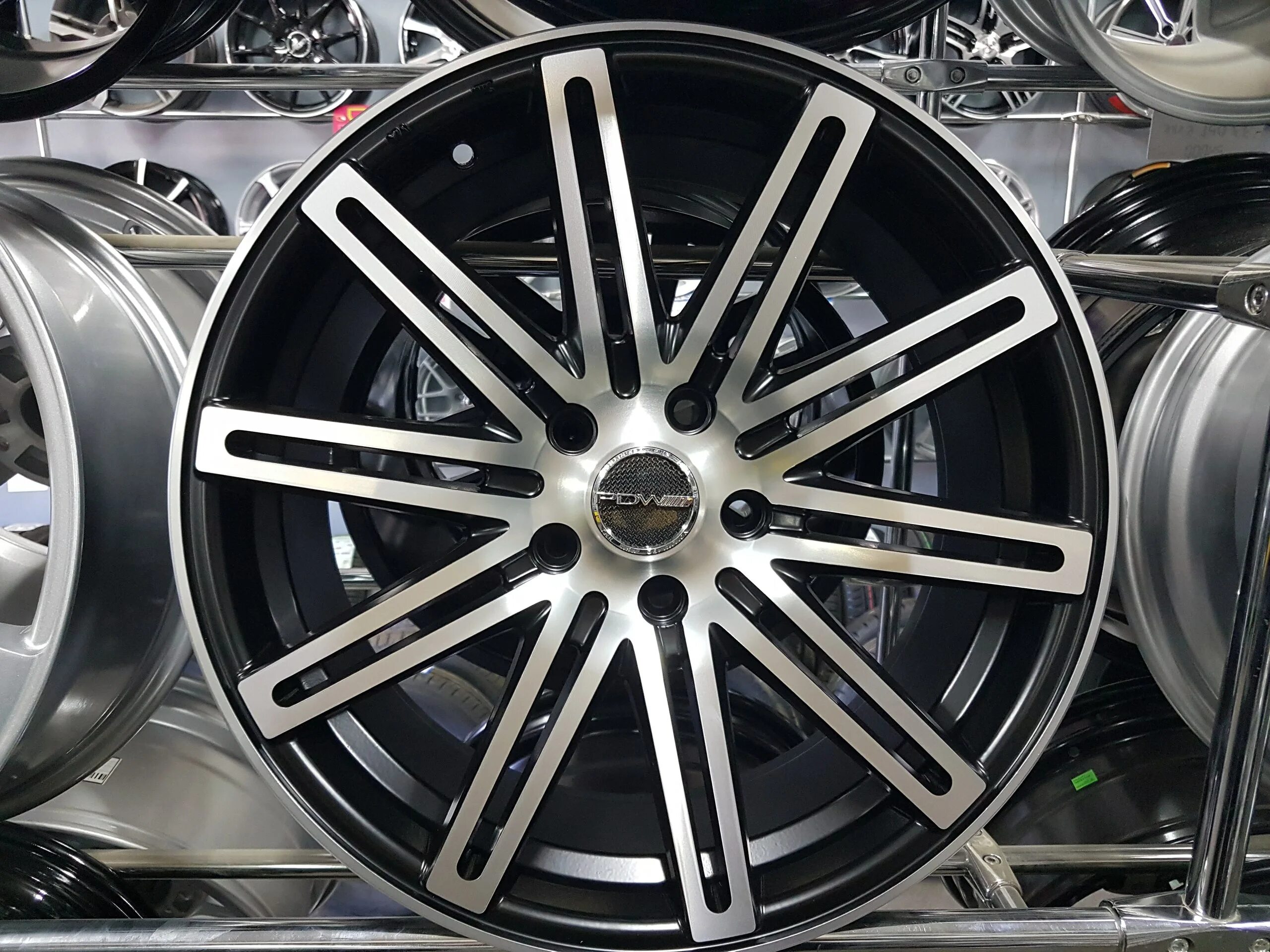 мир шин астрахань. колеса 1000*400. аст шина астрахань. 1000 колес астрахань. улица минусинская астрахань.