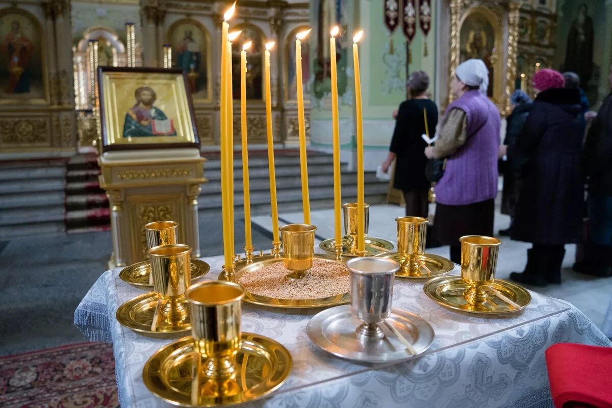 Сколько по времени идет соборование в храме. Елеосвящение Соборование. Елеосвящение Соборование старообрядцы. Елеосвящение что это в православии.