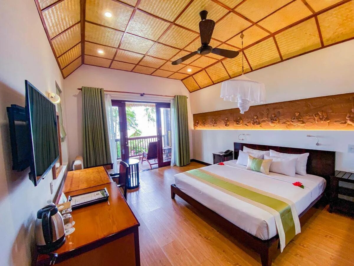 Bamboo village beach resort & spa. Bamboo village beach resort & spa. Отель bamboo house пхукет. Отель бамбу. Отель бамбу хаус пхукет.