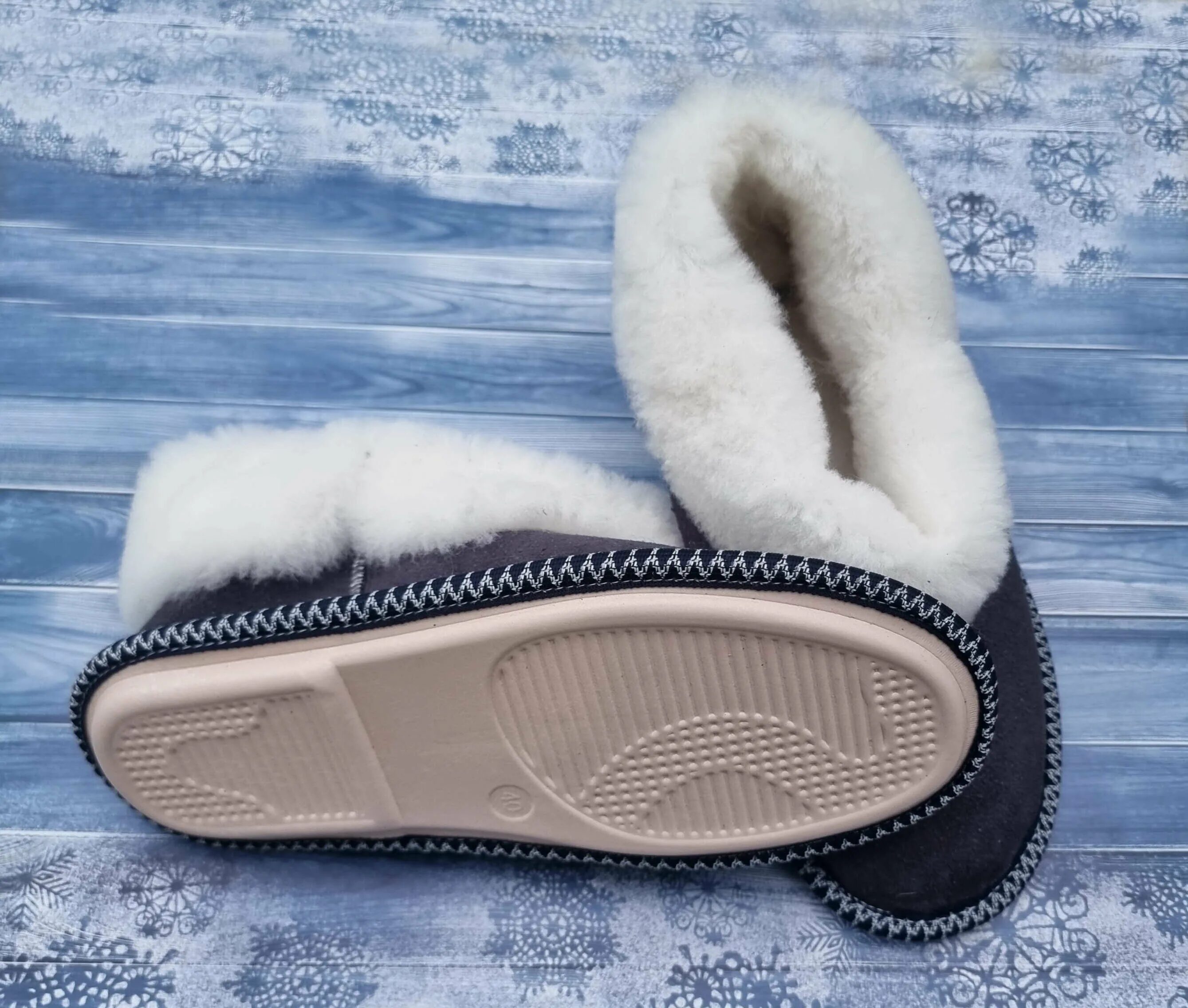 бабуши из овчины. бабуши из овчины.