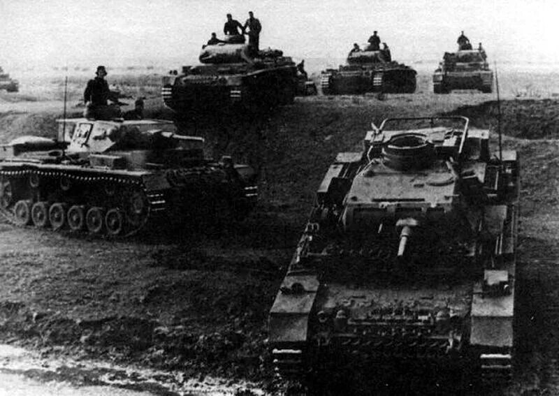 Генерала танковых дивизий