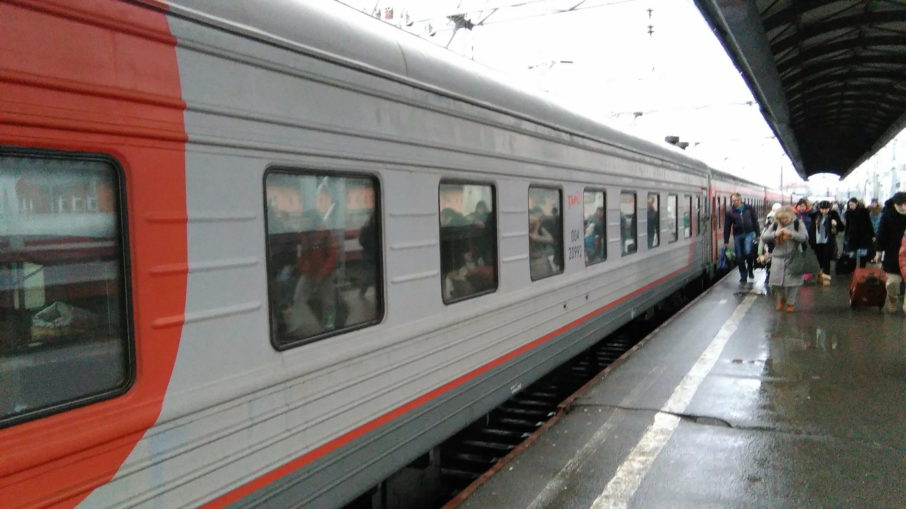 Поехать в питер на поезде. Поезд 088 смоленск. Поезд питер челябинск. Поезд москва питер. Поехать в питер на поезде.