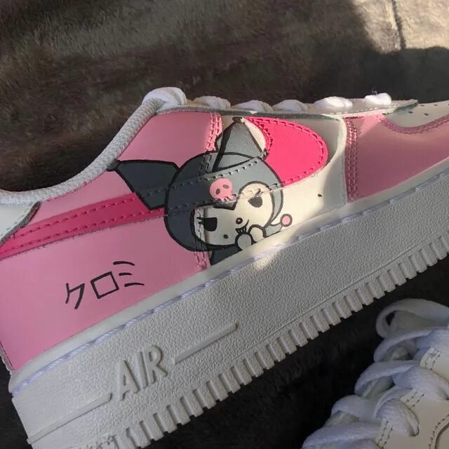 Nike Хеллоу Китти. Nike Air Force 1 с Хелло Китти. Кроссовки найк с Хеллоу Китти. Nike hello Kitty 2022.