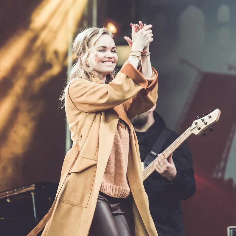 Саш концерт. Саш концерт. Группа non cadenza. Ледовый дворец санкт-петербург концерт. Саша алмазова в 16 тонн.