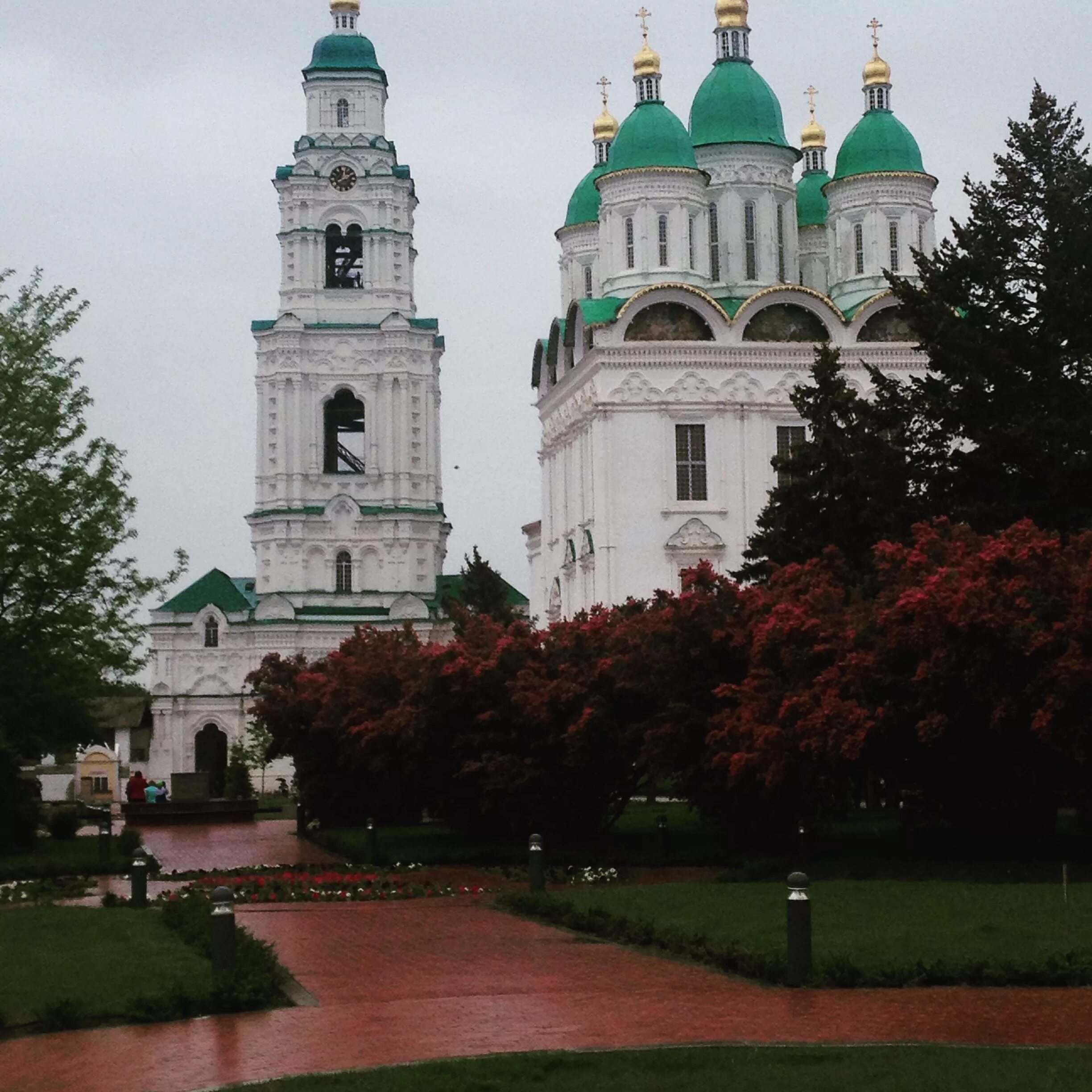 Астрахань кремль достопримечательности. Астрахань кремль осень. Астрахань набережная я люблю астрахань. Астрахань туризм. Астраханский кремль осенью.